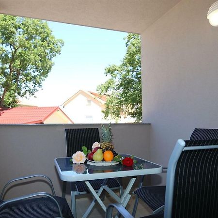 Apartments Maric-Hlapa Солине Екстериор снимка