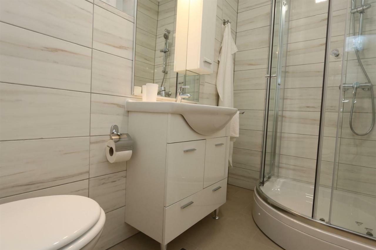 Apartments Maric-Hlapa Солине Екстериор снимка