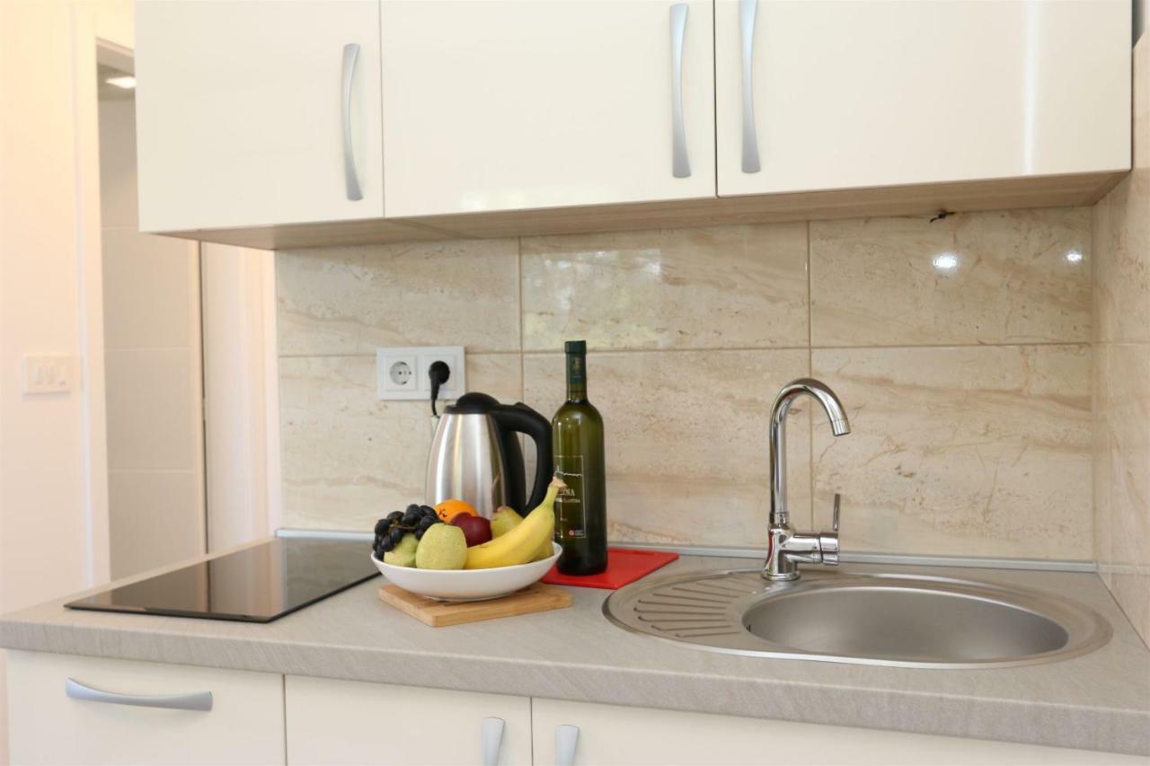 Apartments Maric-Hlapa Солине Екстериор снимка