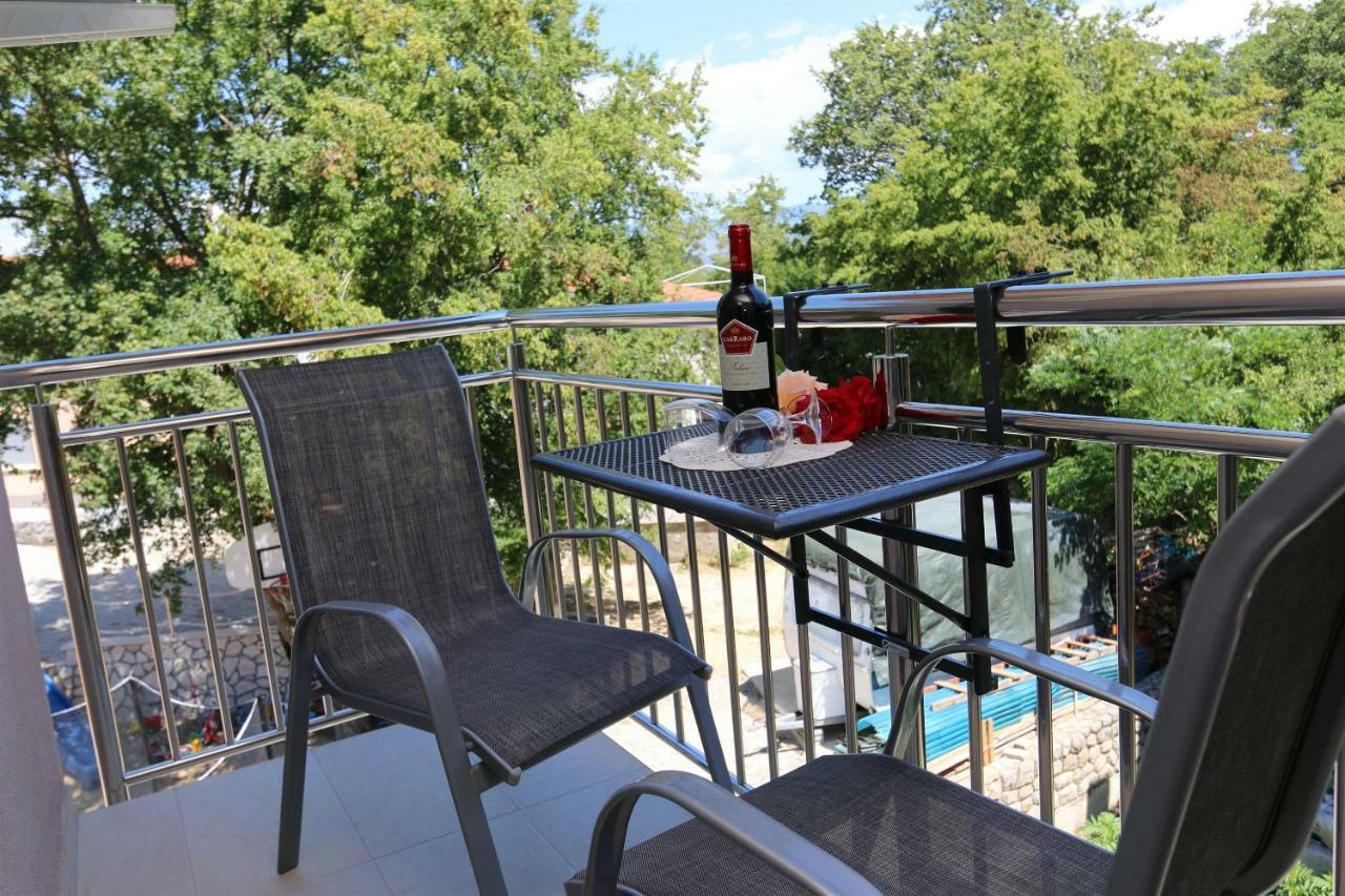 Apartments Maric-Hlapa Солине Екстериор снимка