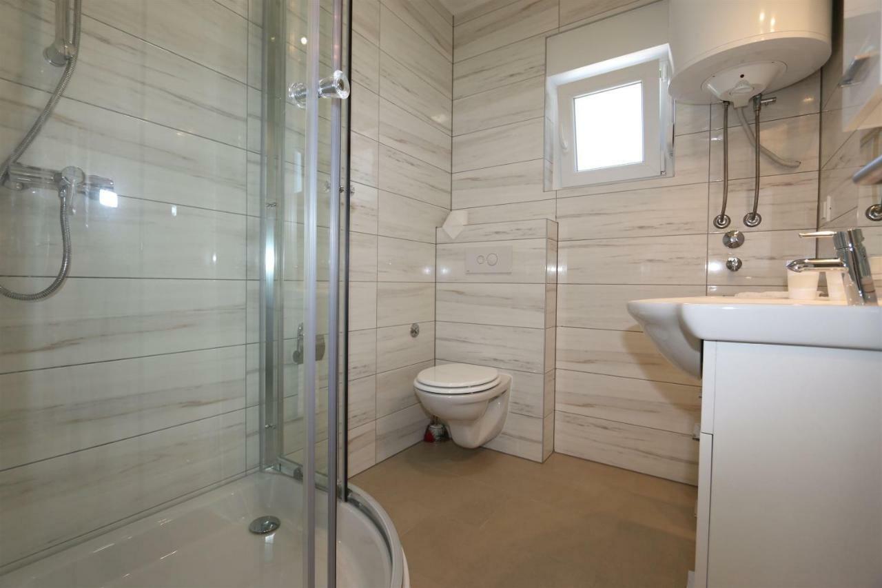 Apartments Maric-Hlapa Солине Екстериор снимка